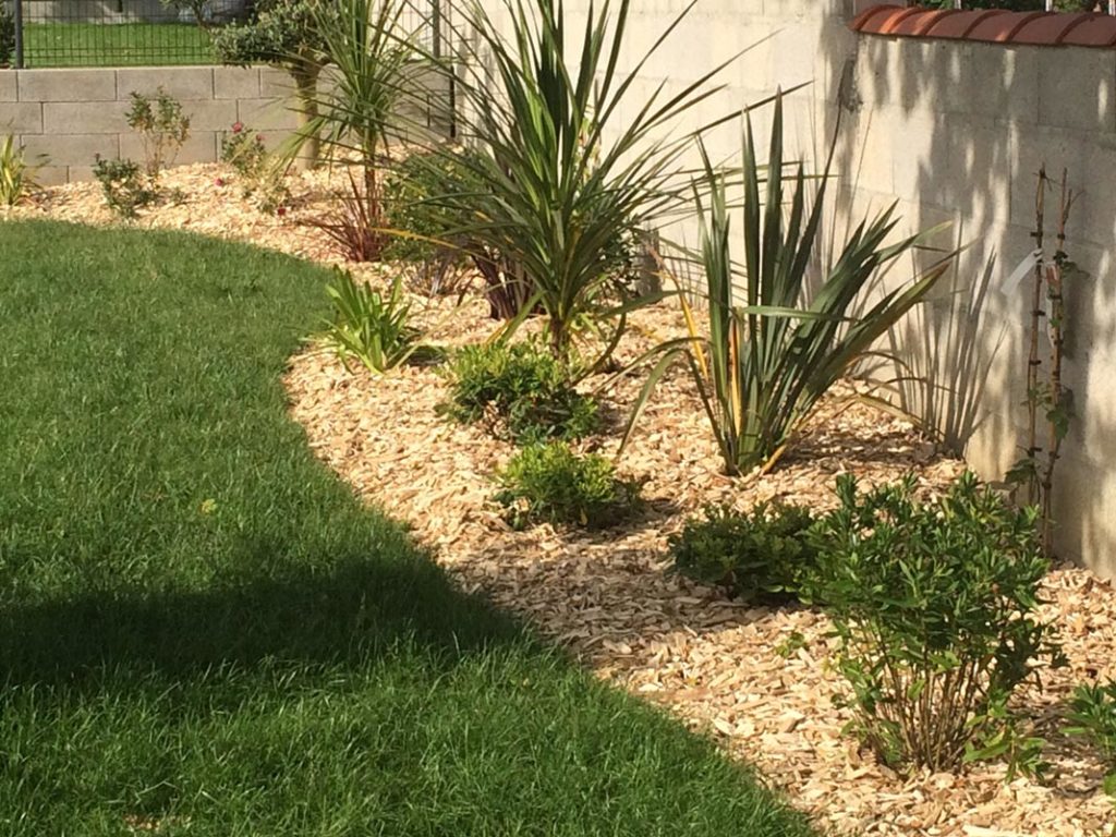 Plantation et paillage - SMP Ménard paysagiste